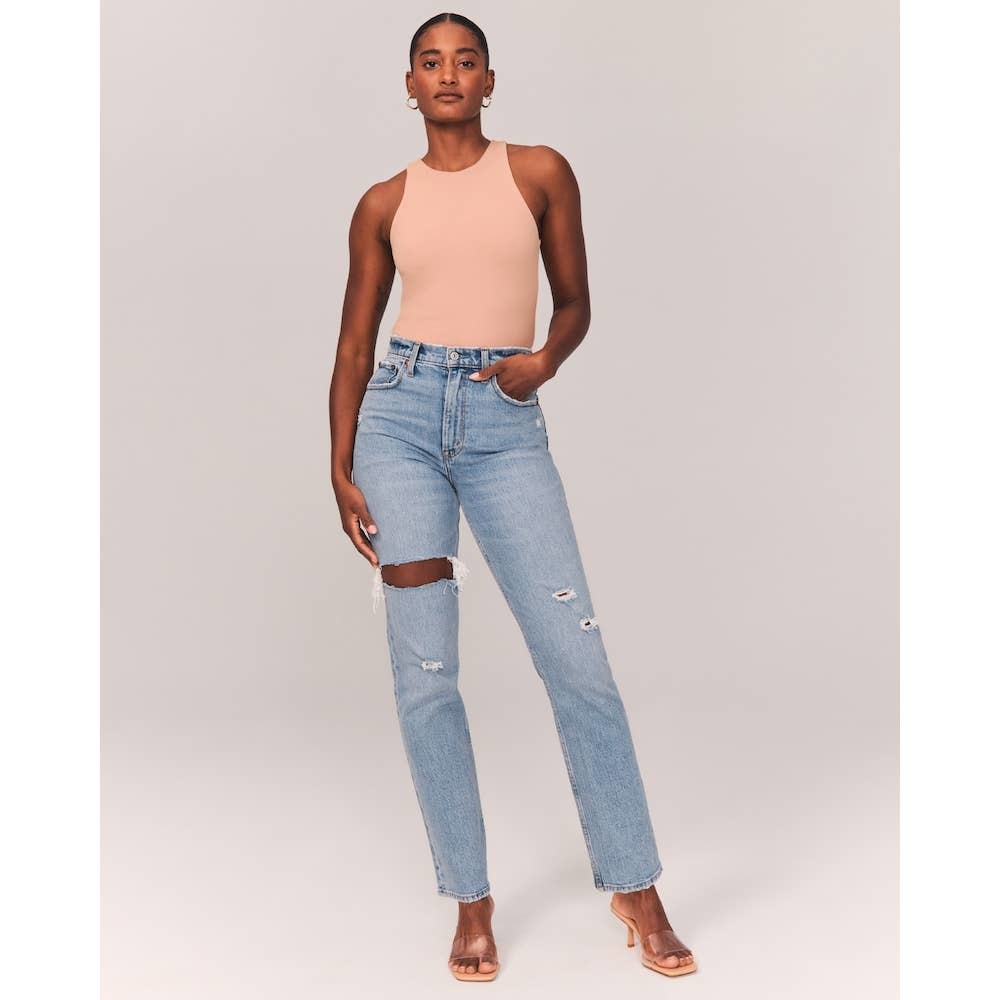 Abercrombie & Fitch 90s Ultra High Rise Straight Curve Love Light Ripped Wash 28